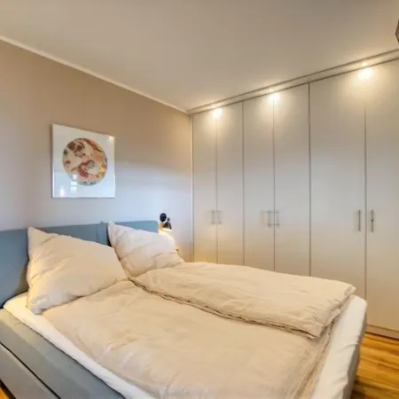 - Haus F, App 0f0805 Lejlighed